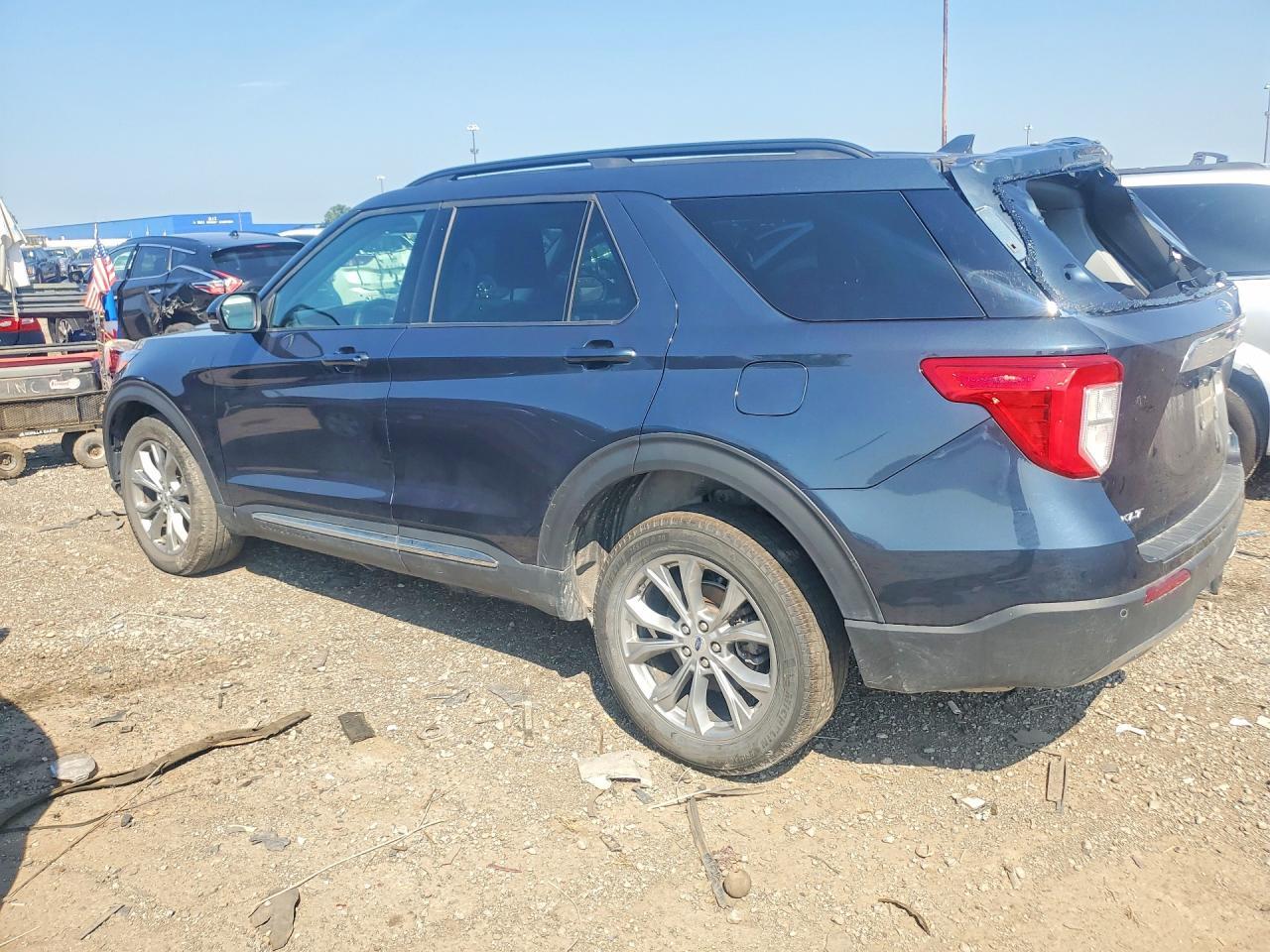 1FMSK8DH9PGC15925 2023 FORD EXPLORER photo no. 2