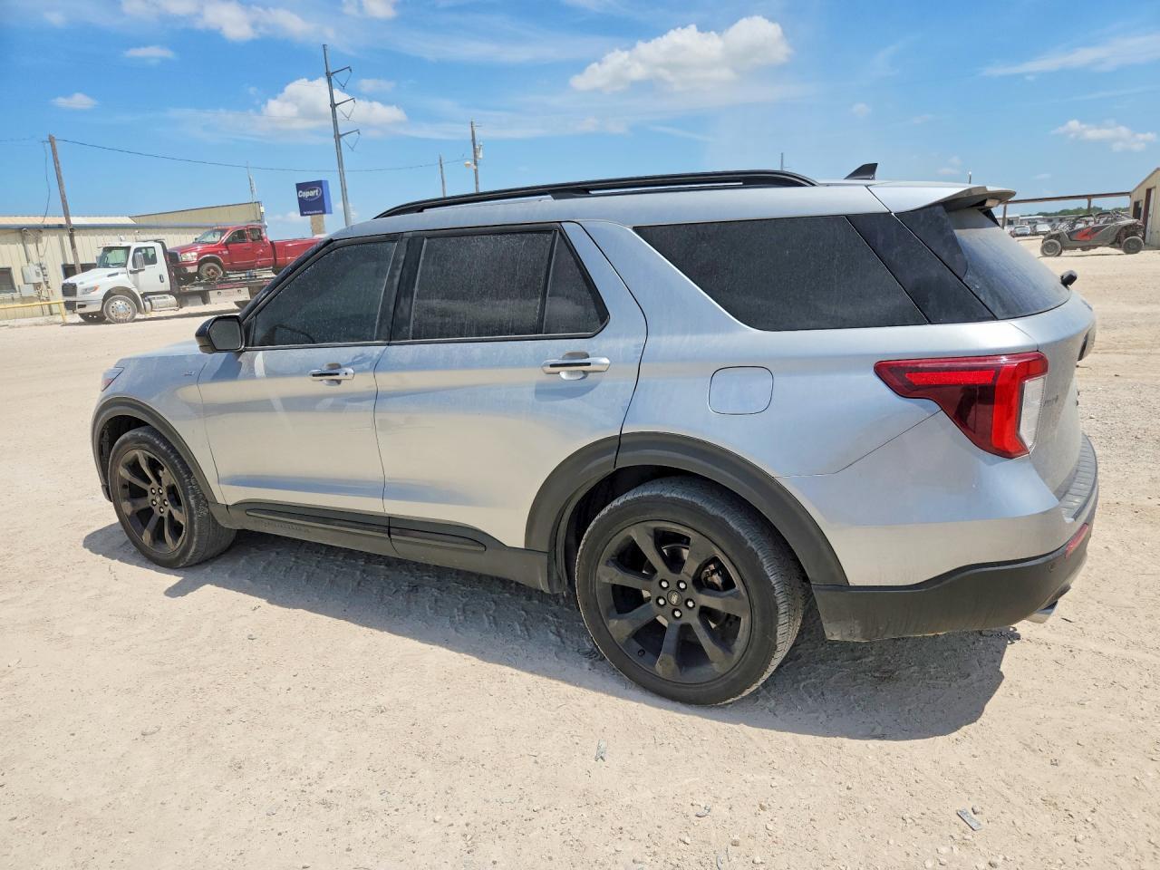 1FMSK7KH2PGA93065 2023 FORD EXPLORER photo no. 2