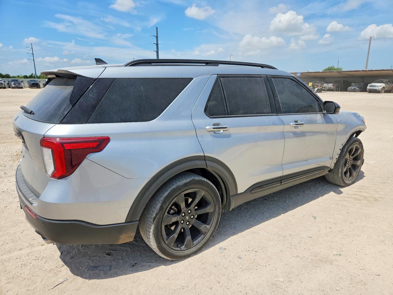 1FMSK7KH2PGA93065 2023 FORD EXPLORER photo no. 3