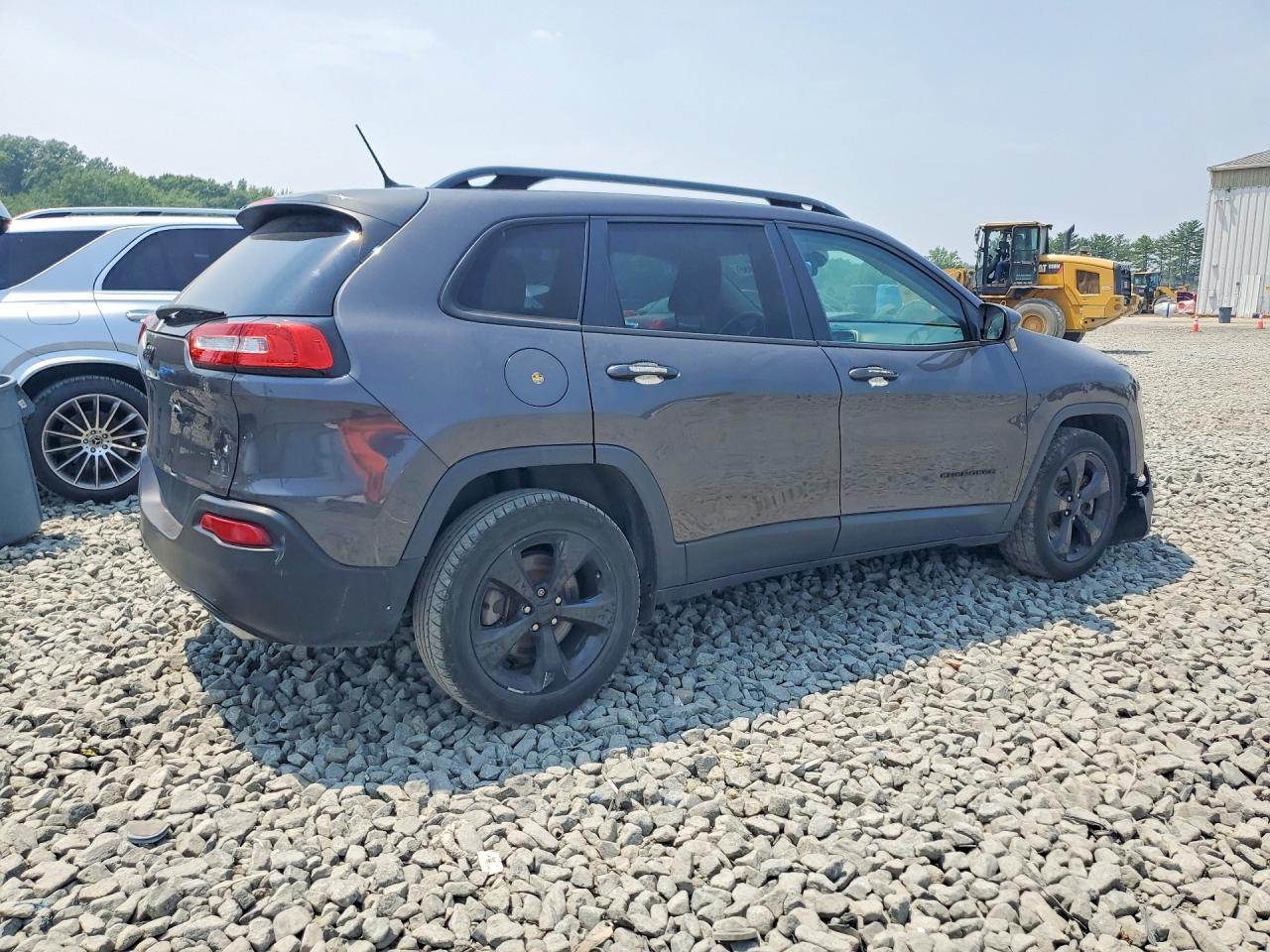 2018 JEEP CHEROKEE LATITUDE — Фото 3 из 13