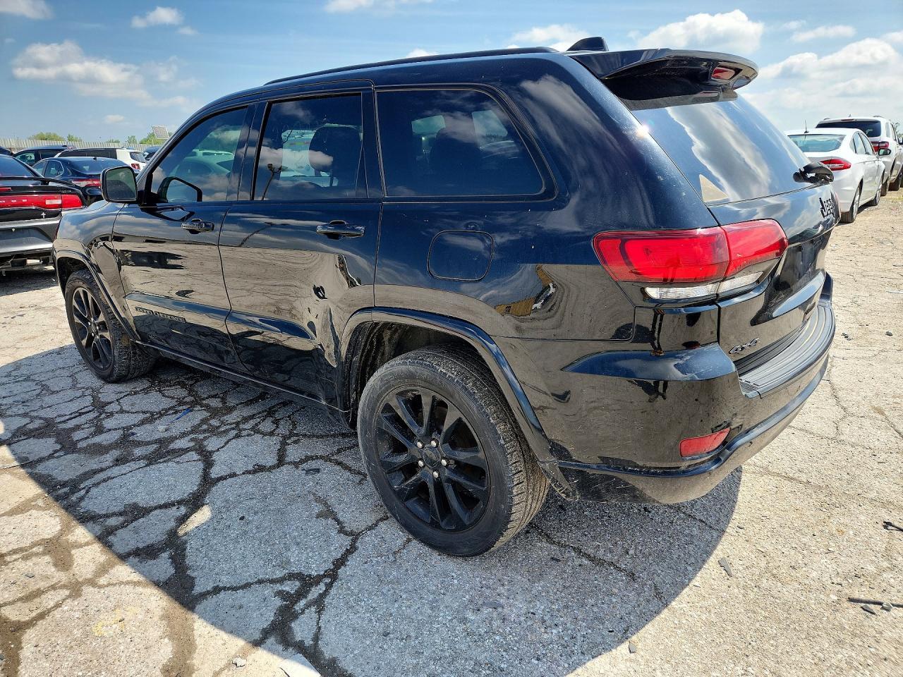 2018 JEEP CHEROKEE — Фото 2 из 13