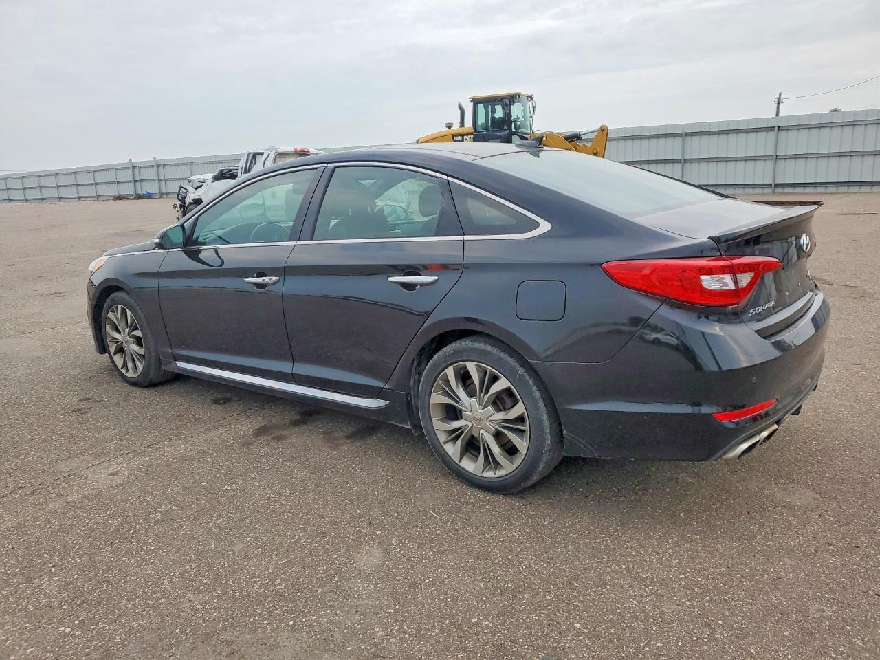 2015 HYUNDAI SONATA LIMITED 2.0T — Фото 2 из 12