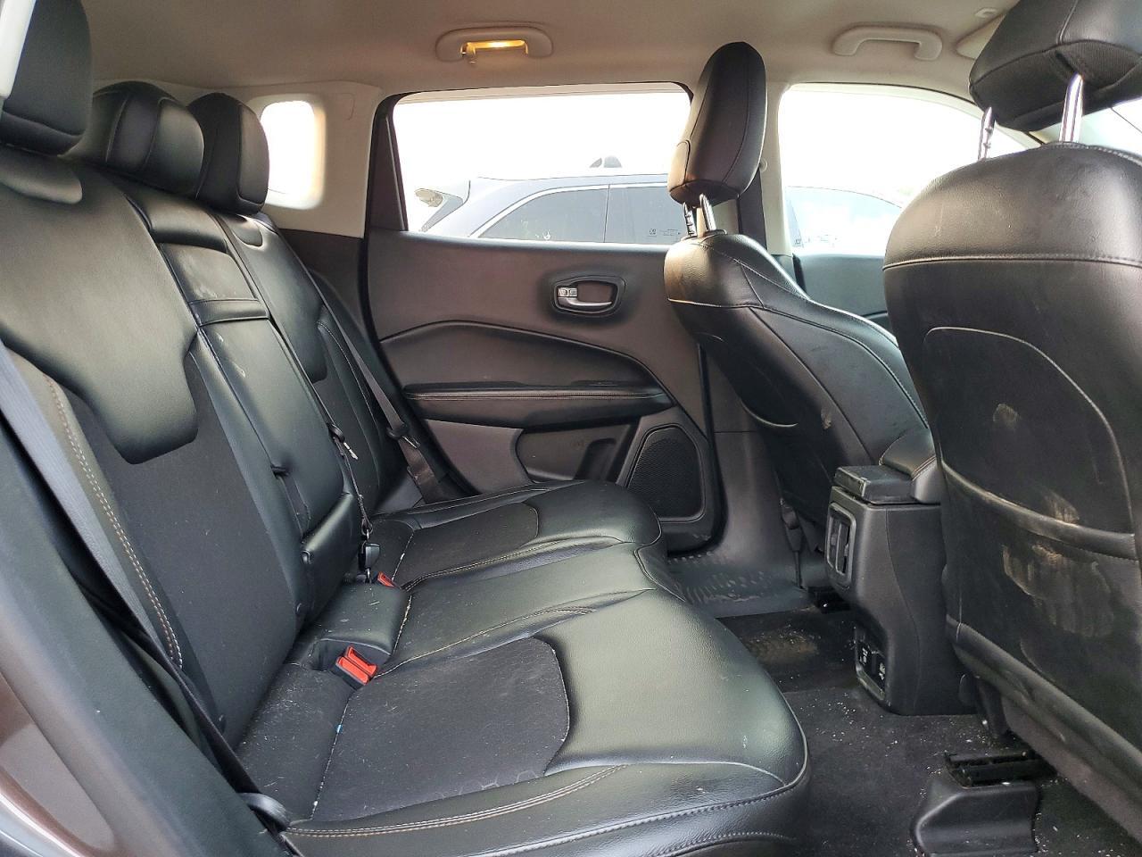 2018 JEEP COMPASS LATITUDE — Фото 10 из 12