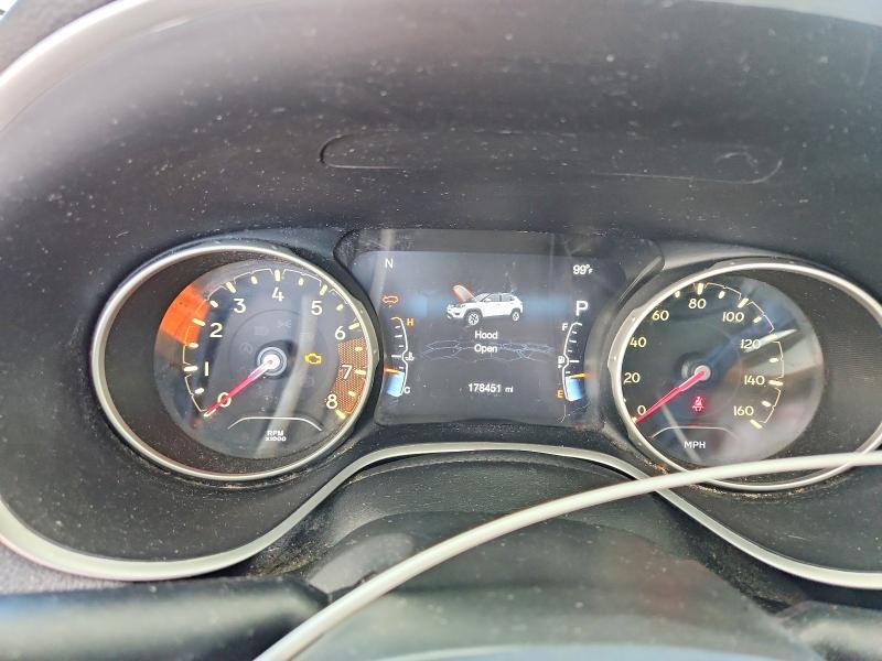 3C4NJCCBXJT374816 2018 JEEP COMPASS photo no. 9