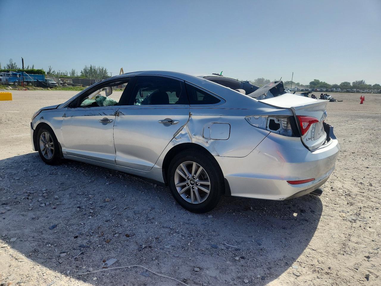 2015 HYUNDAI SONATA SE — Фото 2 из 12