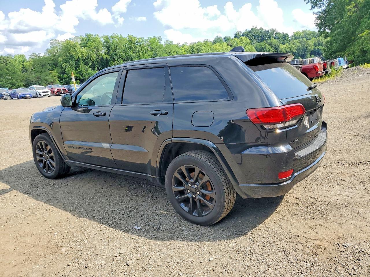 2018 JEEP GRAND CHEROKEE LAREDO — Фото 2 из 13