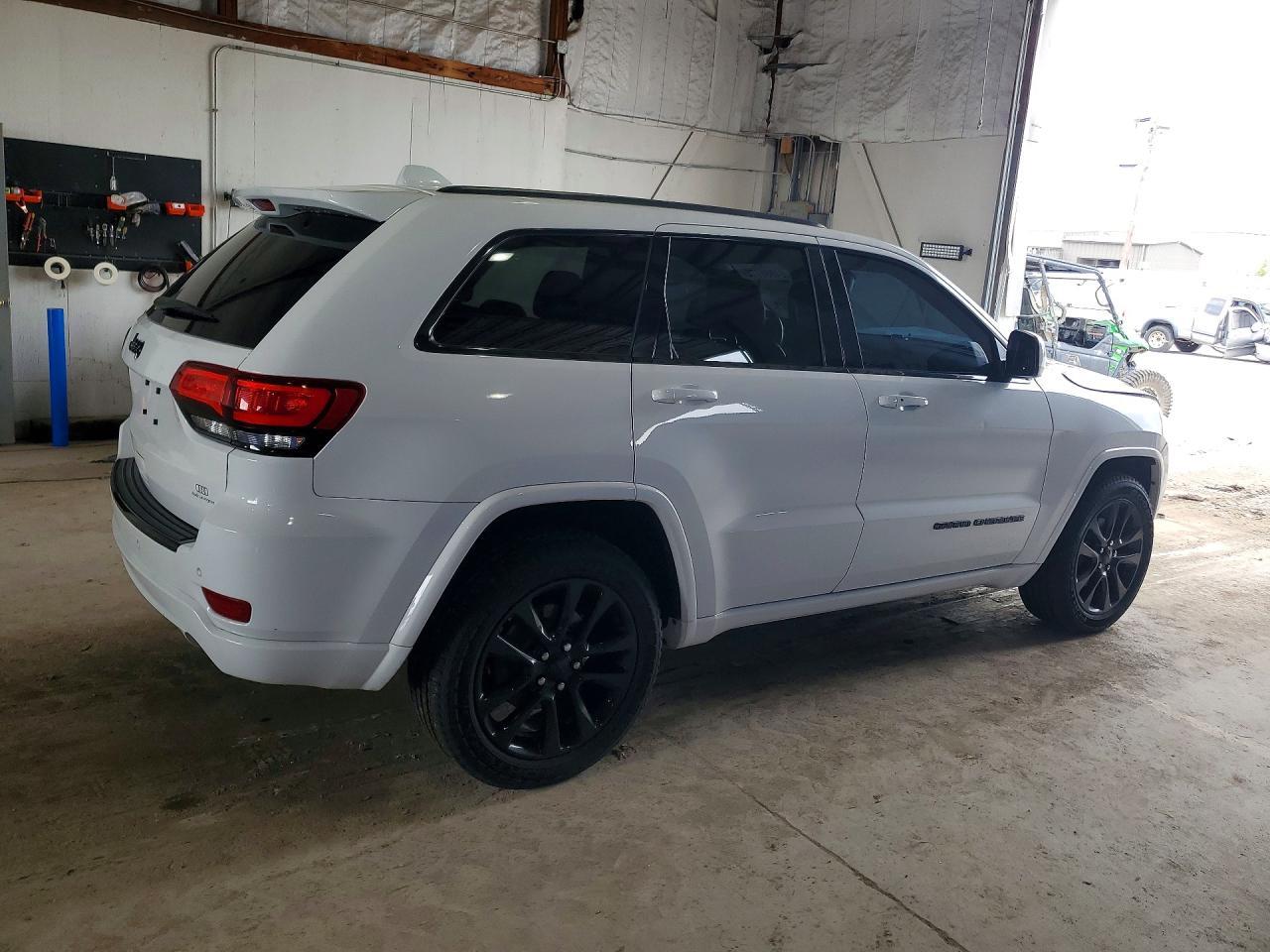 2018 JEEP GRAND CHEROKEE LAREDO — Фото 3 из 13