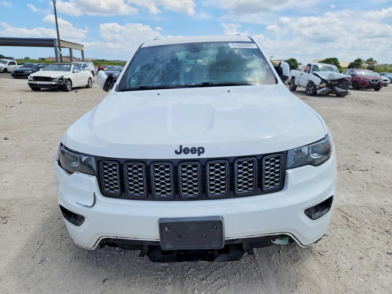2018 JEEP GRAND CHEROKEE LAREDO — Фото 5 из 13