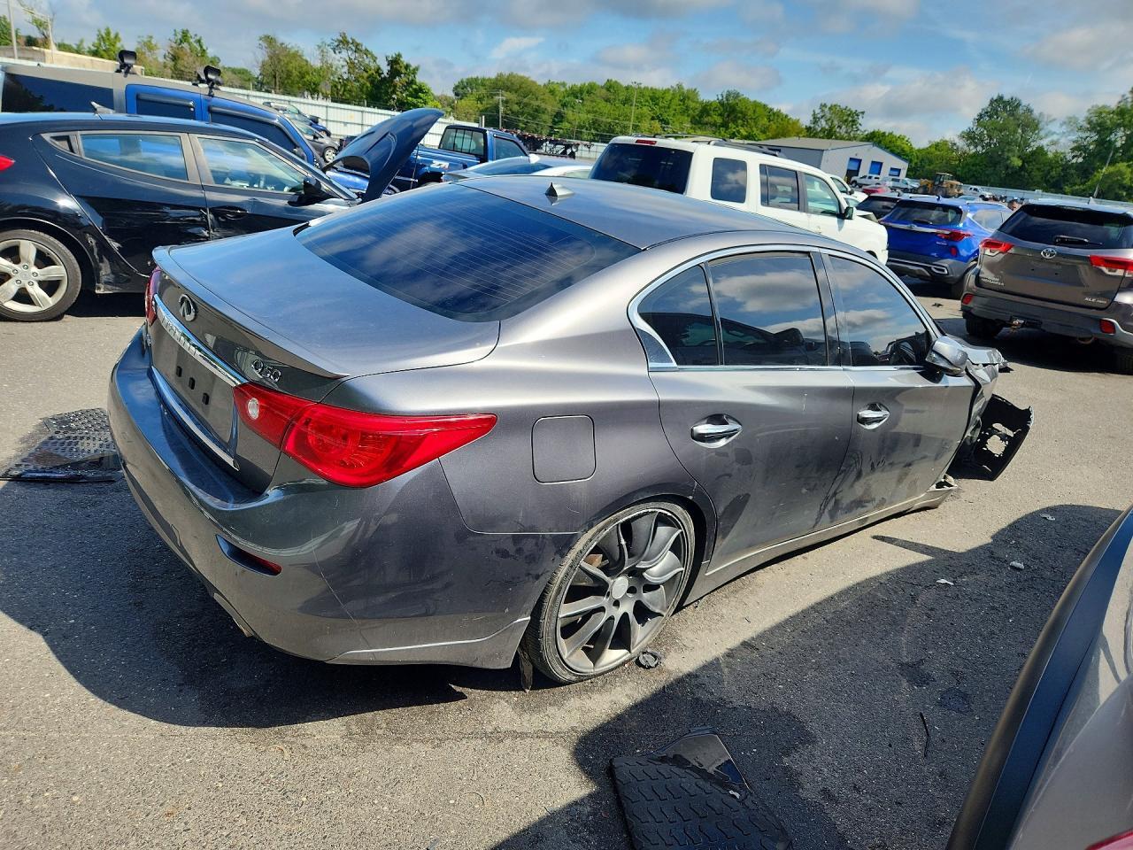 2015 INFINITI Q50 PREMIUM — Фото 3 из 13