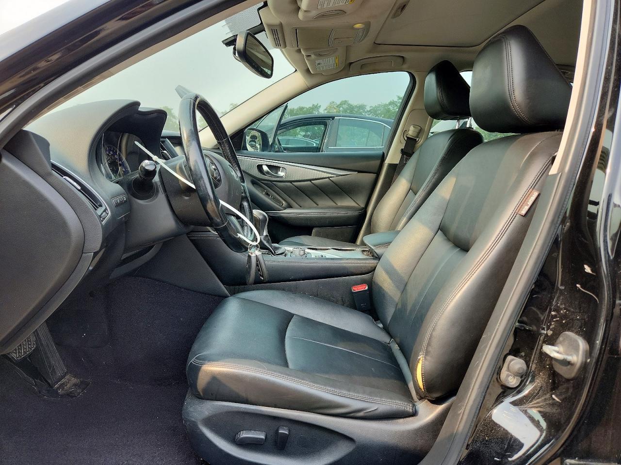 2015 INFINITI Q50 PREMIUM — Фото 7 из 12