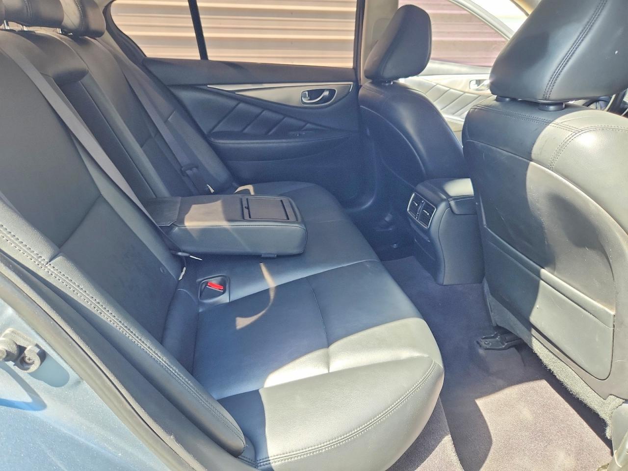 2015 INFINITI Q50 BASE — Фото 10 из 12