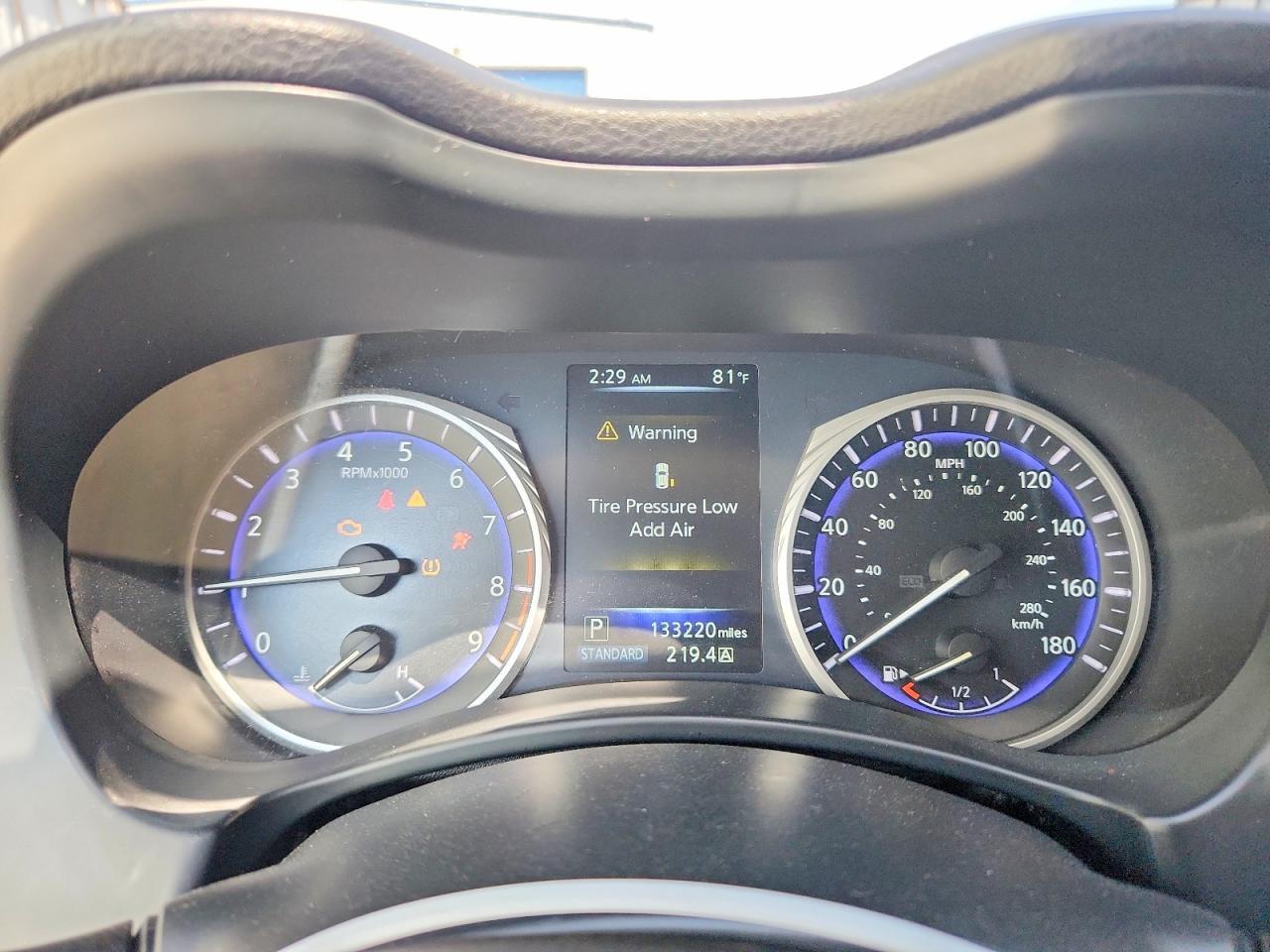 2015 INFINITI Q50 BASE — Фото 9 из 12