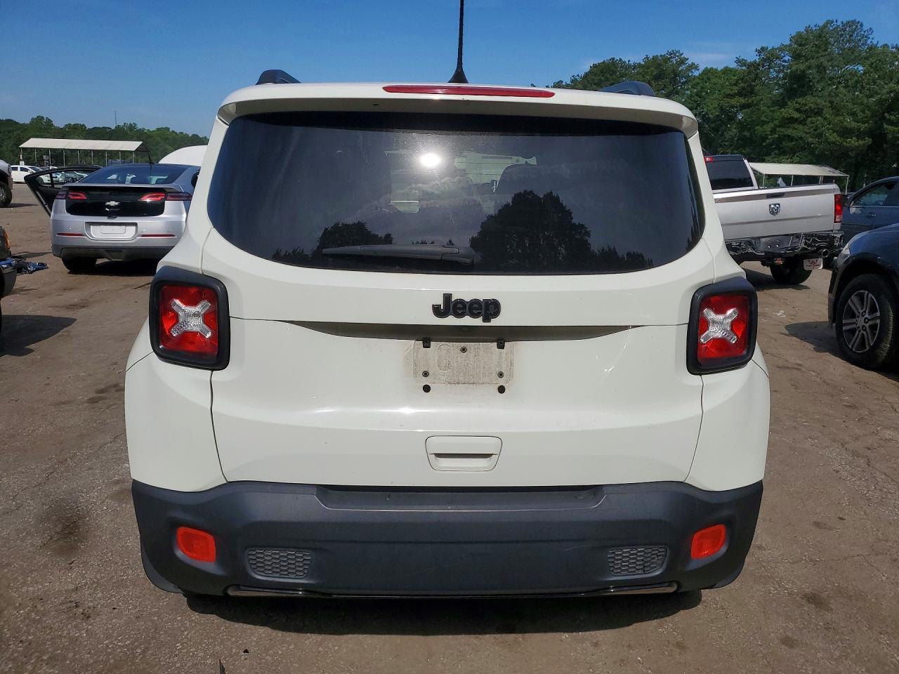2018 JEEP RENEGADE LATITUDE — Фото 6 из 13