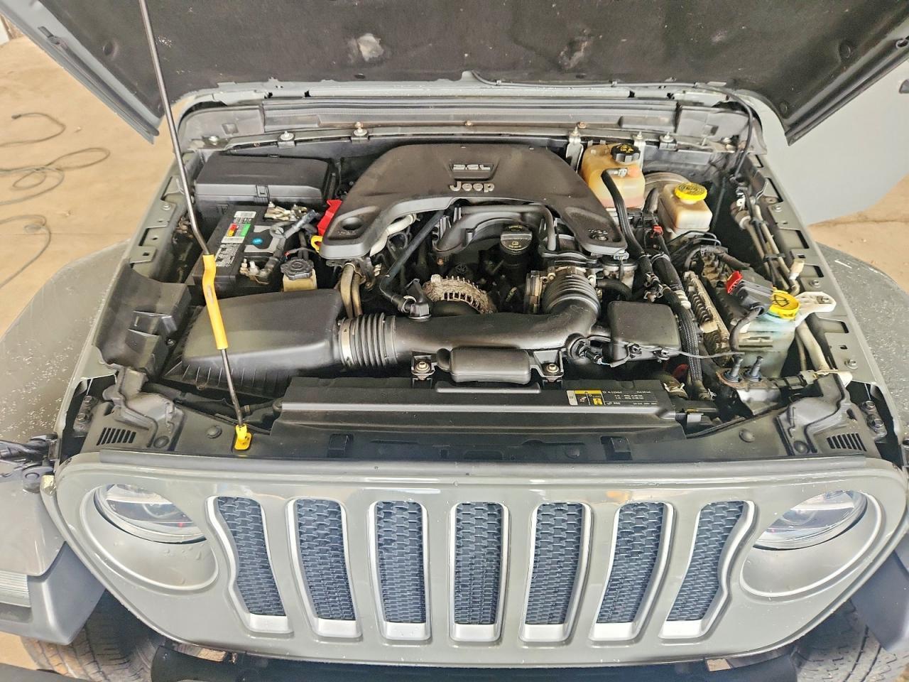 2018 JEEP WRANGLER UNLIMITED SAHARA — Фото 11 из 12
