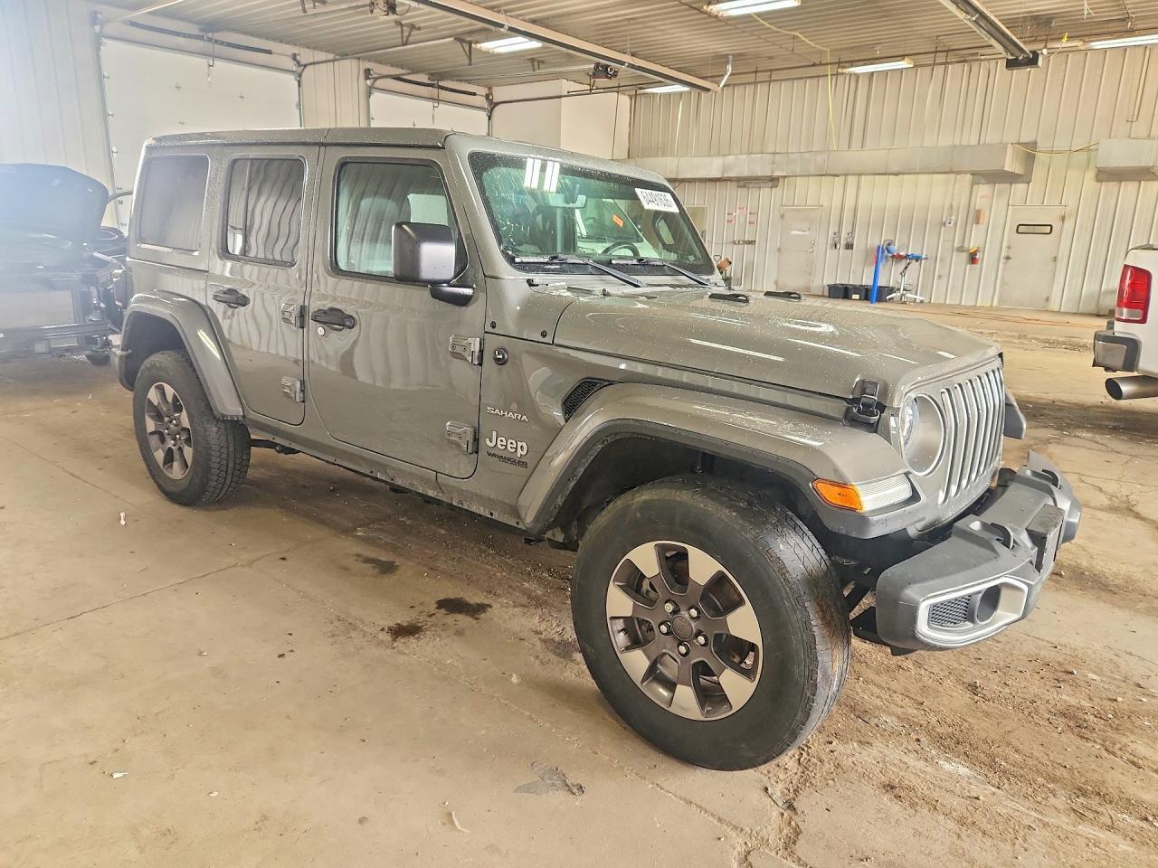 2018 JEEP WRANGLER UNLIMITED SAHARA — Фото 4 из 12