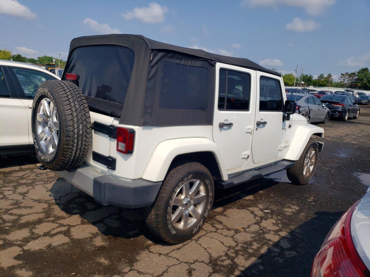 2015 JEEP WRANGLER UNLIMITED SAHARA — Фото 3 из 12