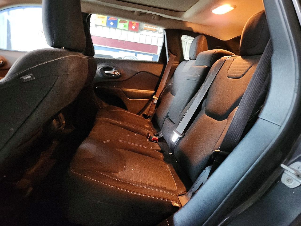 2015 JEEP CHEROKEE LATITUDE — Фото 10 из 12