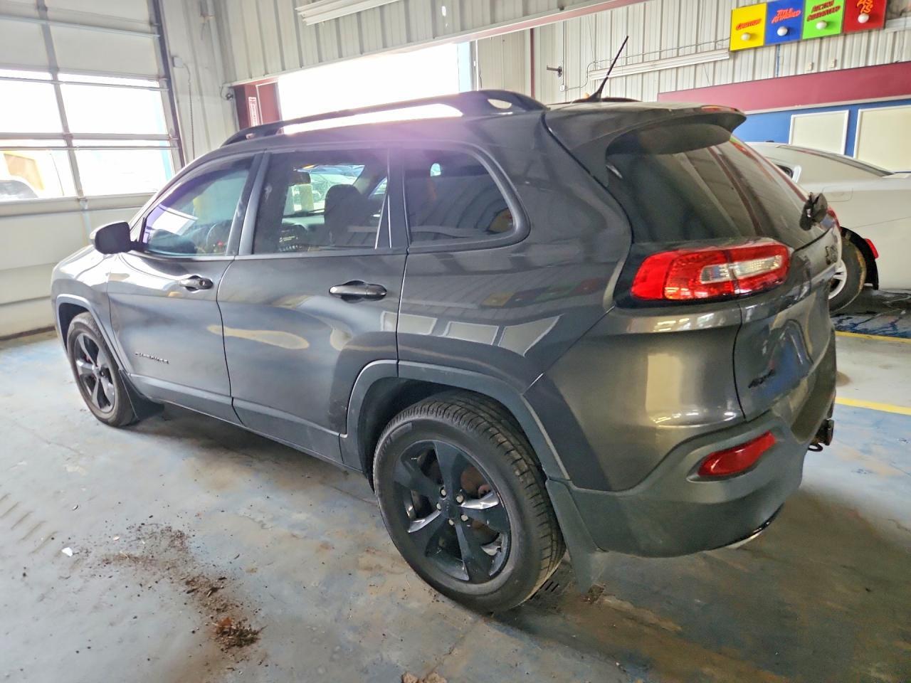 2015 JEEP CHEROKEE LATITUDE — Фото 2 из 12