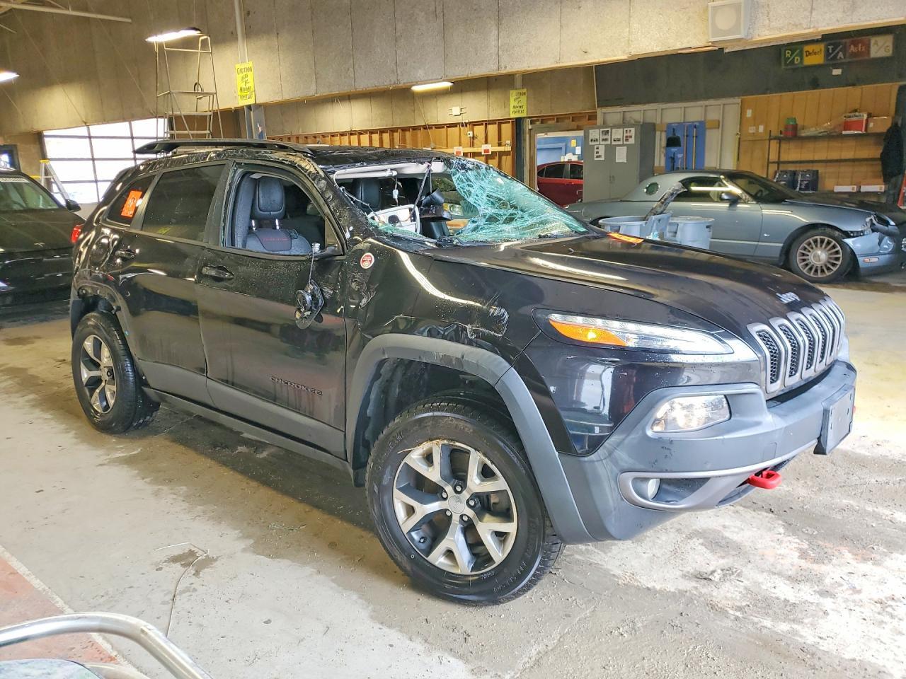 2015 JEEP CHEROKEE TRAILHAWK — Фото 4 из 13