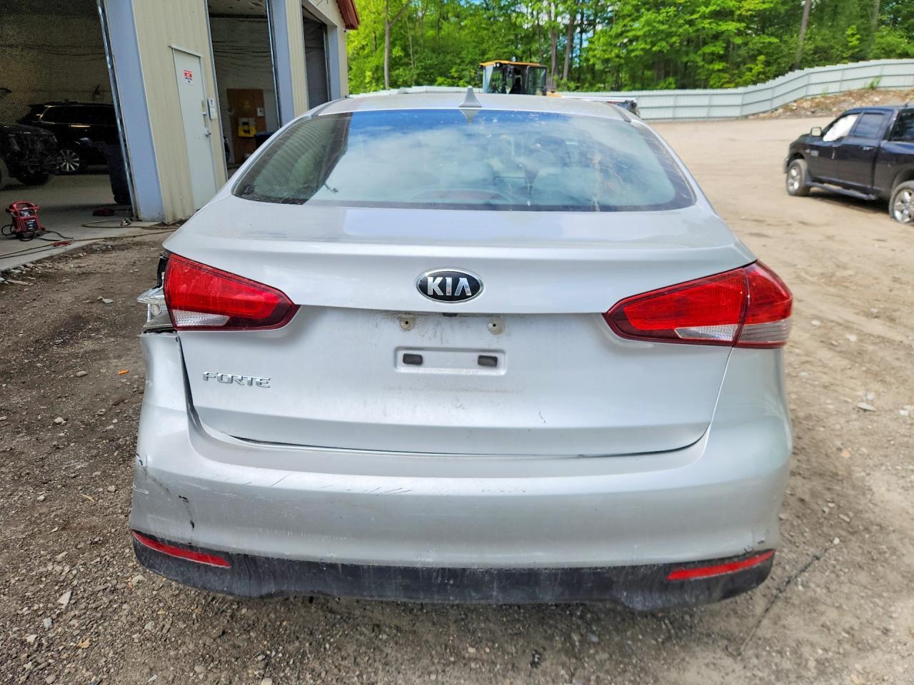 2018 KIA FORTE LX — Фото 6 из 13