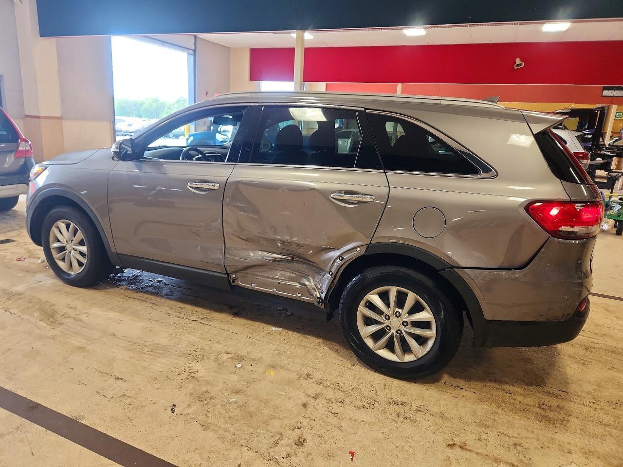 2018 KIA SORENTO LX — Фото 2 из 13