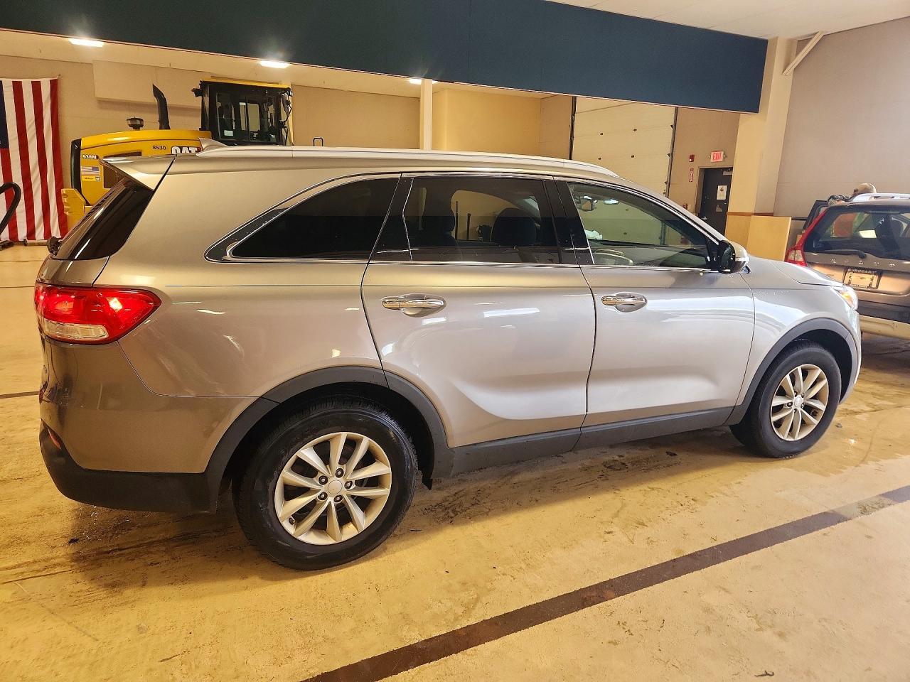 2018 KIA SORENTO LX — Фото 3 из 13