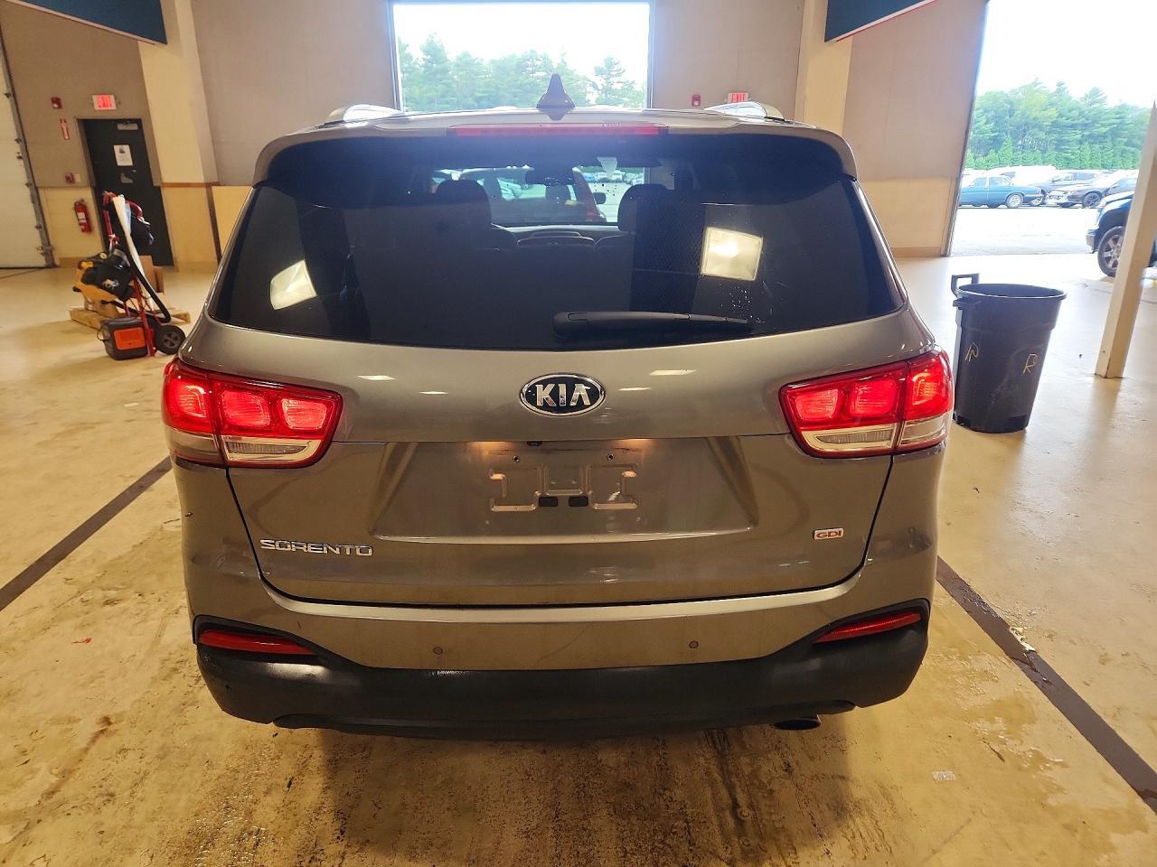 2018 KIA SORENTO LX — Фото 6 из 13