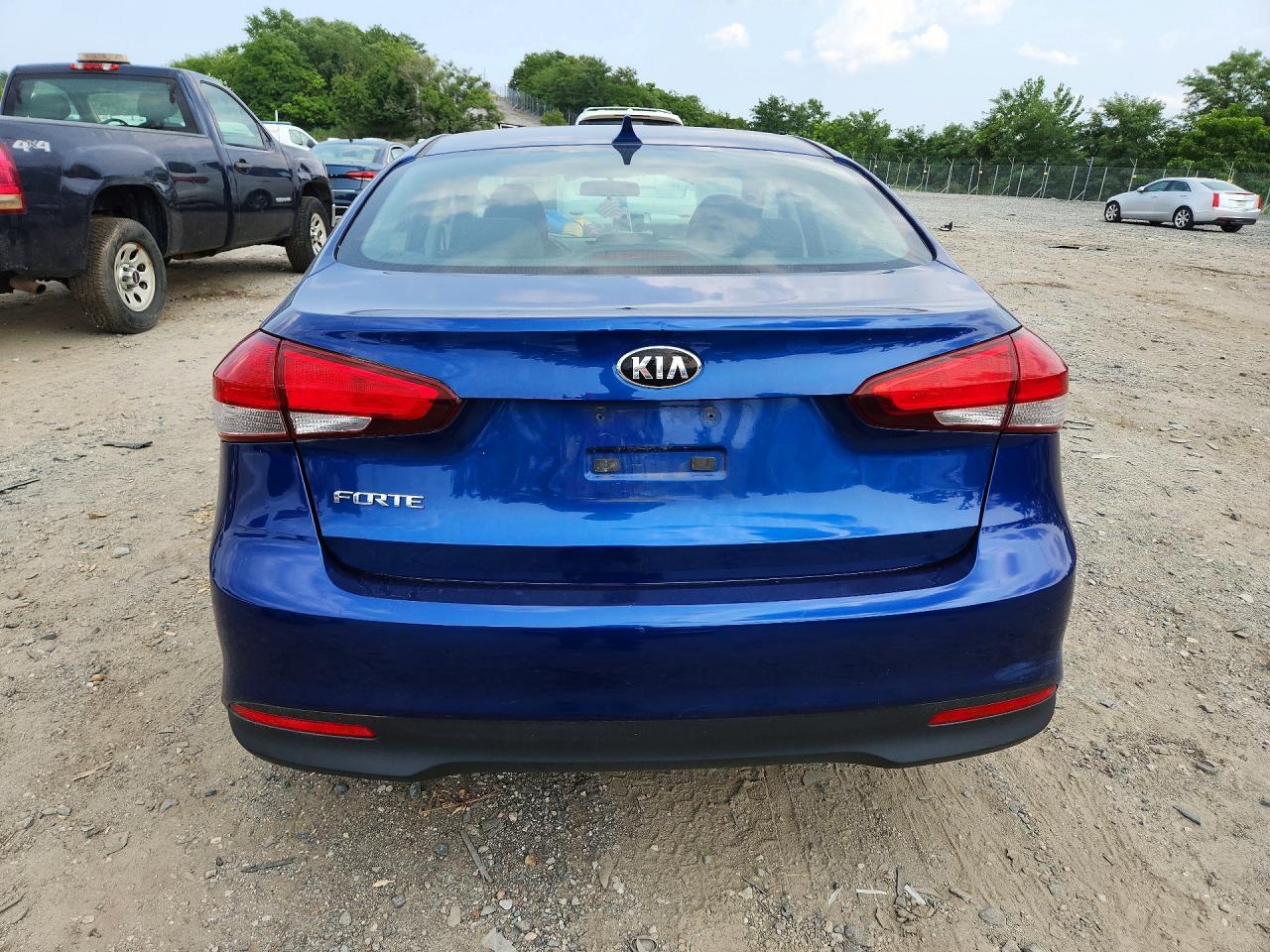 2018 KIA FORTE LX — Фото 6 из 12