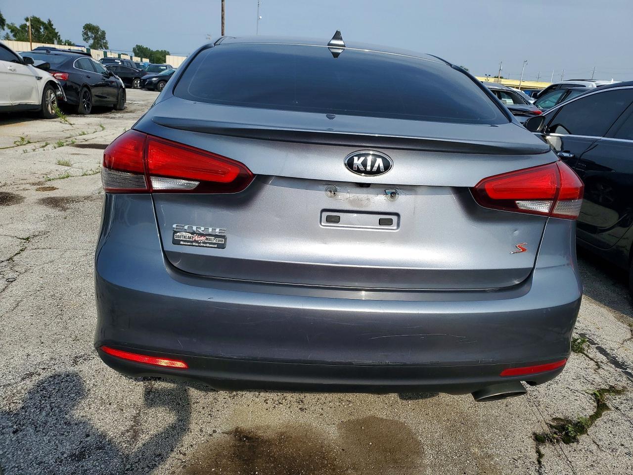 2018 KIA FORTE S — Фото 6 из 12