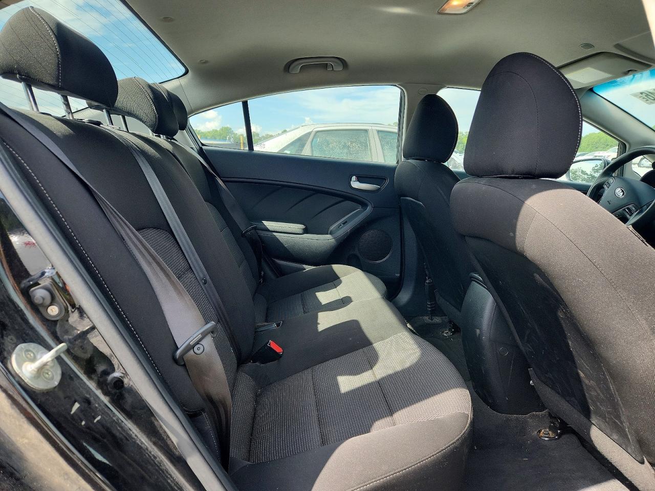 2018 KIA FORTE LX — Фото 10 из 12