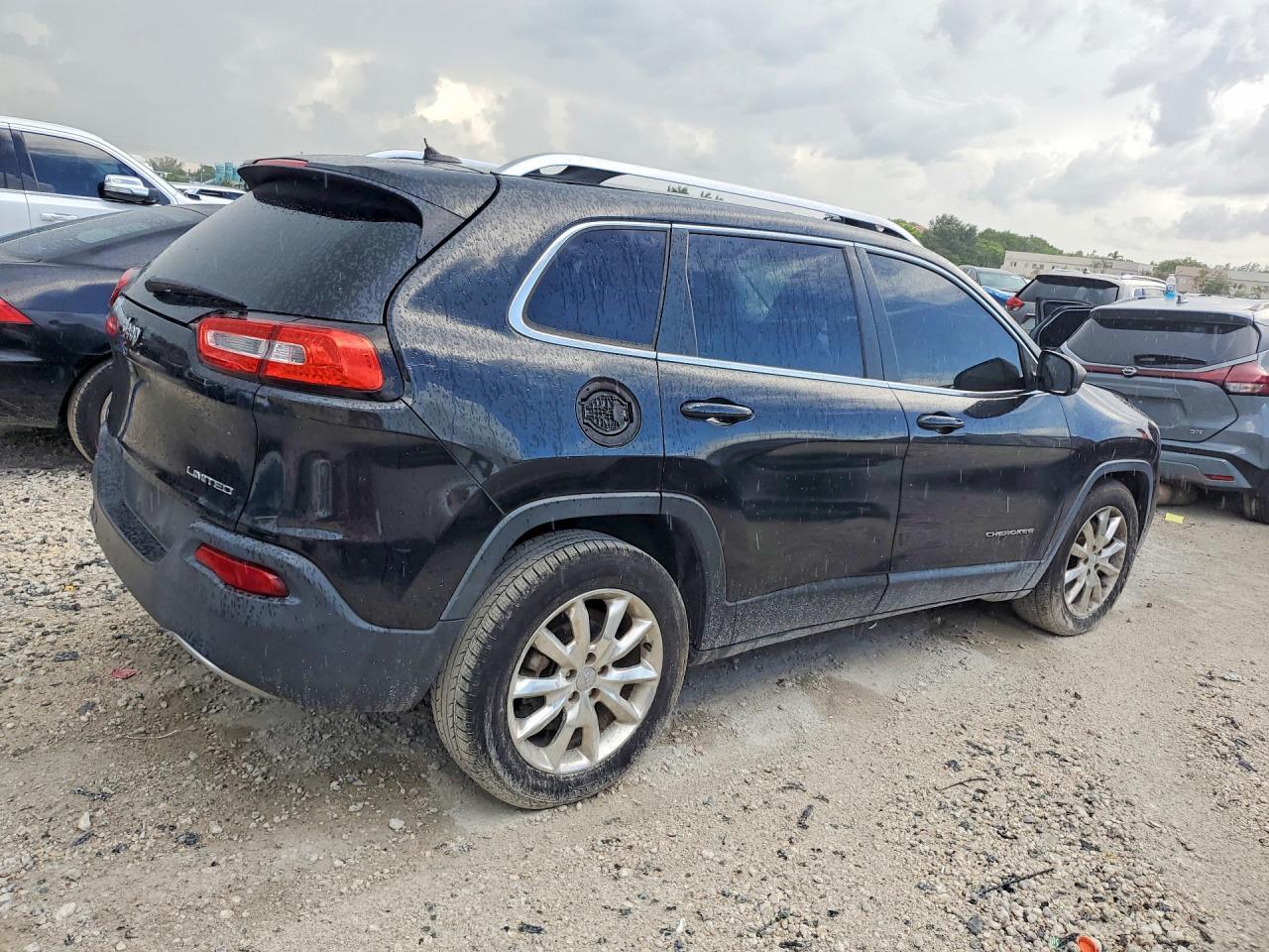 2015 JEEP CHEROKEE LATITUDE — Фото 3 из 12