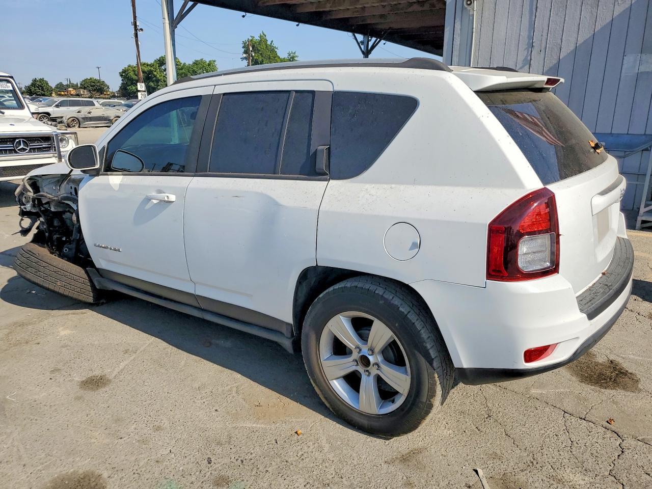 2015 JEEP COMPASS LATITUDE — Фото 2 из 13