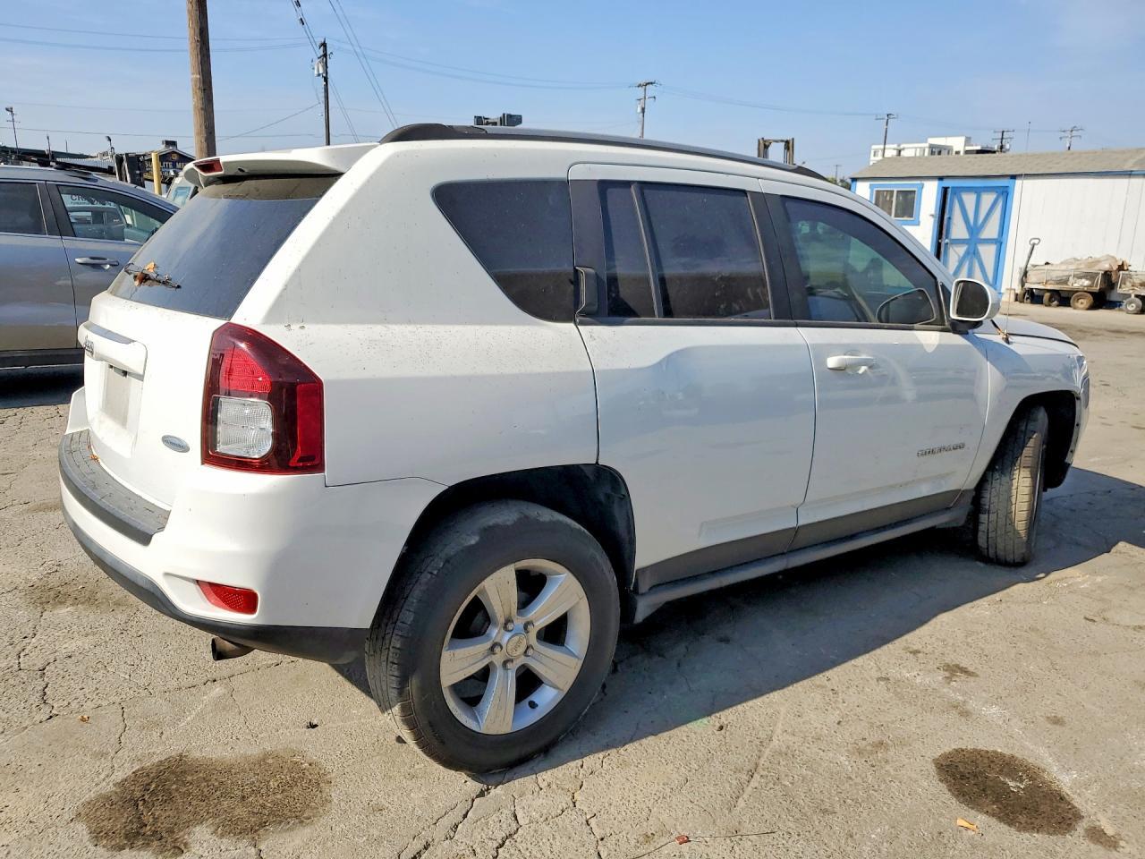 2015 JEEP COMPASS LATITUDE — Фото 3 из 13