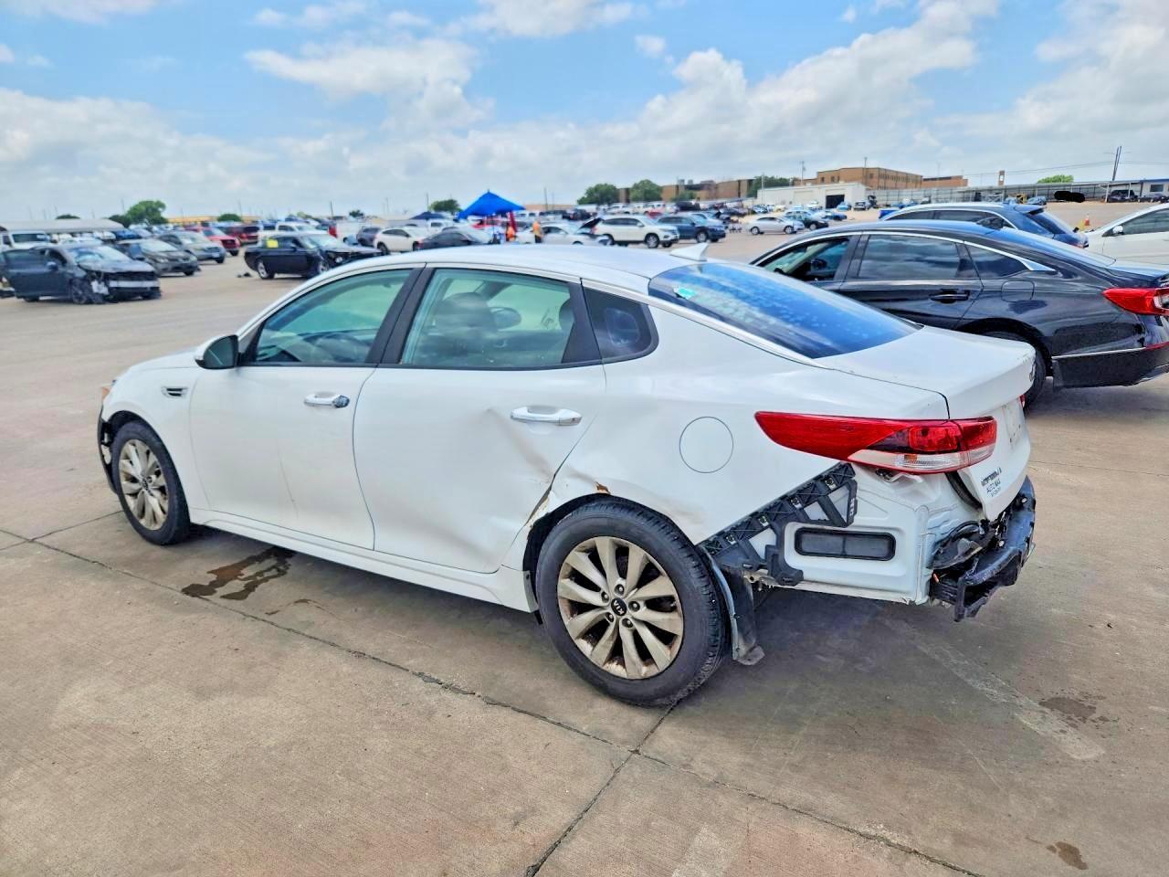 2018 KIA OPTIMA LX — Фото 2 из 12