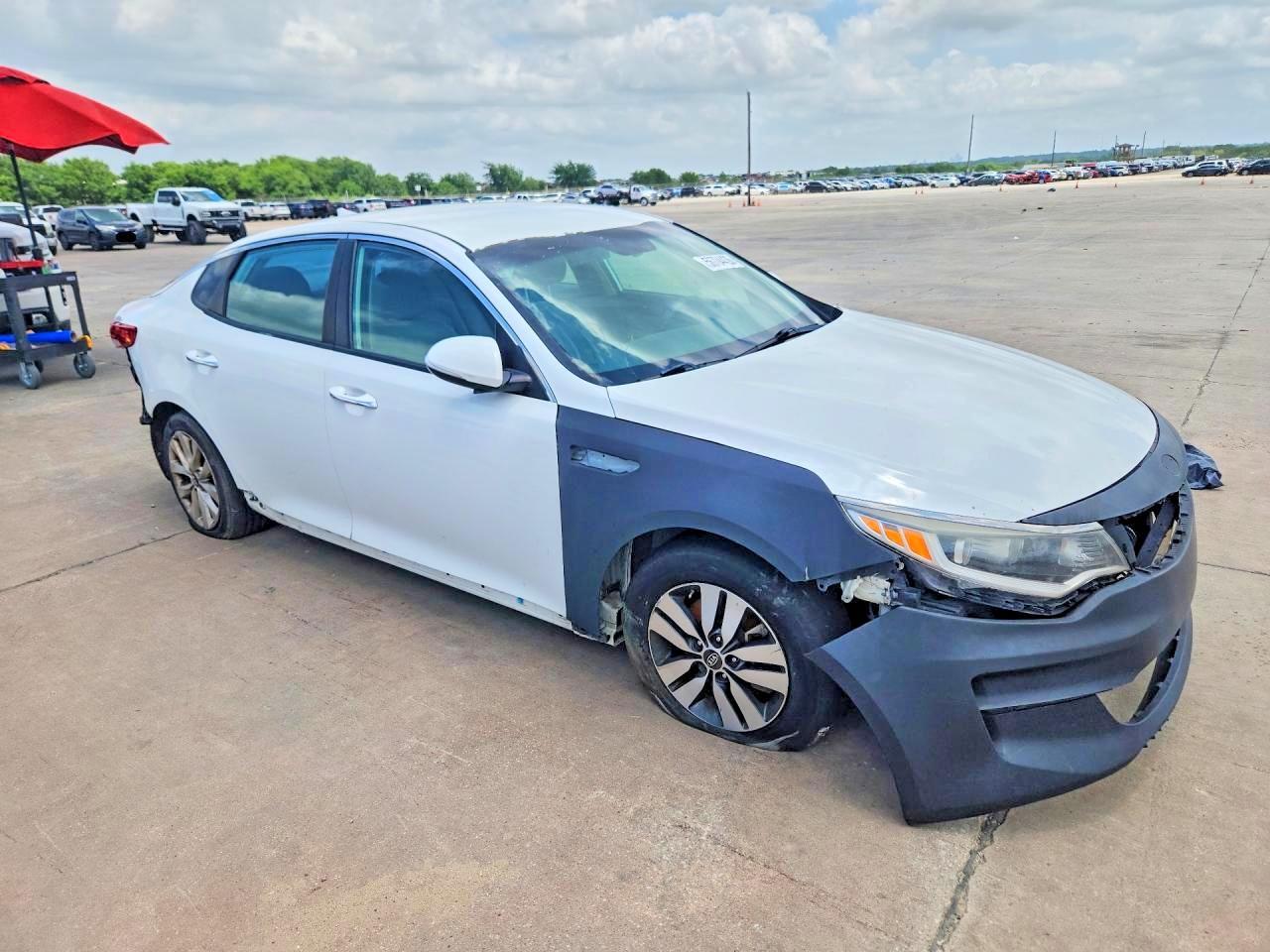 2018 KIA OPTIMA LX — Фото 4 из 12