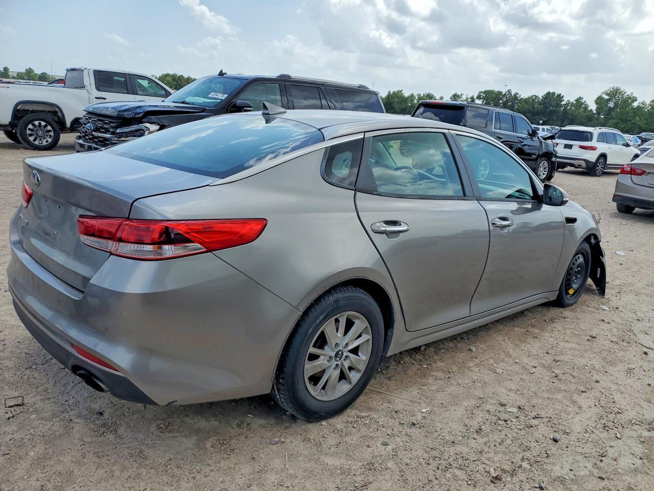 2018 KIA OPTIMA LX — Фото 3 из 12