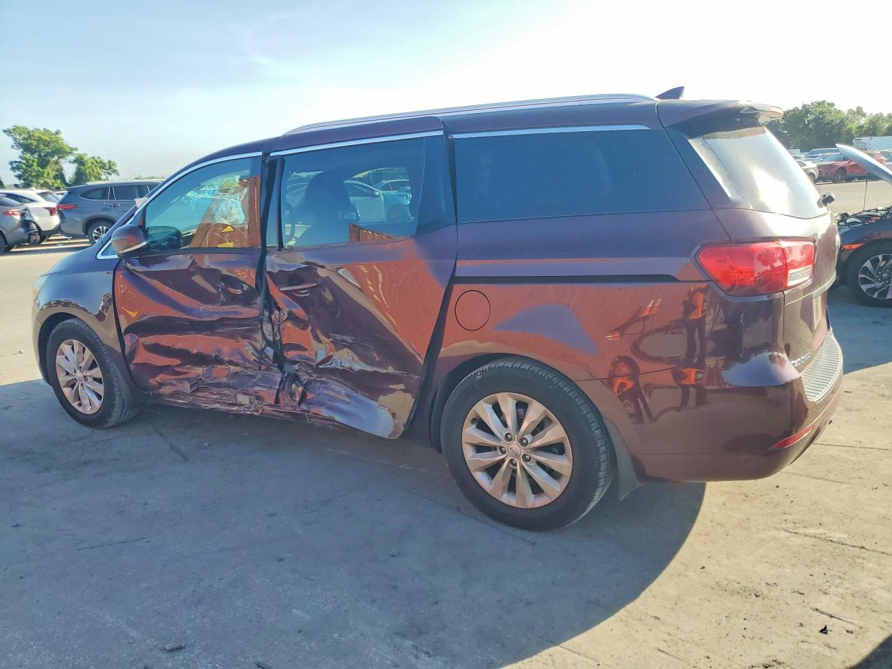 2018 KIA SEDONA EX — Фото 2 из 13