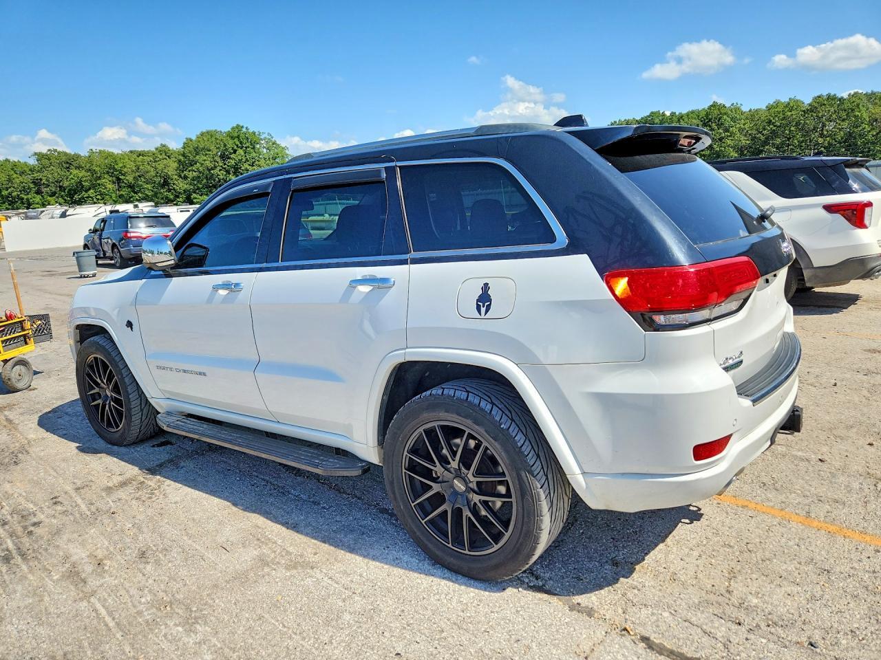 2015 JEEP GRAND CHEROKEE OVERLAND — Фото 2 из 13