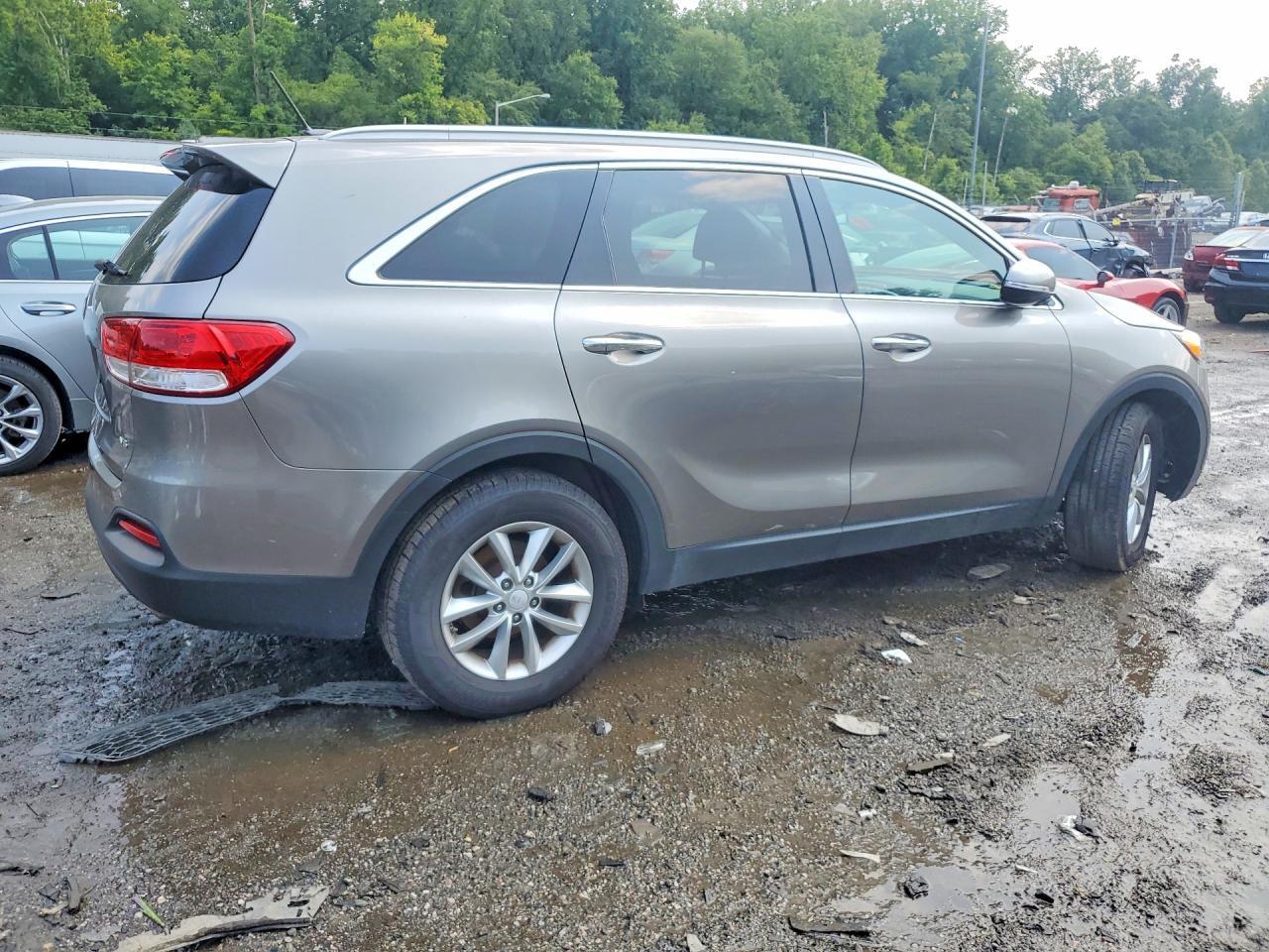 2018 KIA SORENTO LX V6 — Фото 3 из 13