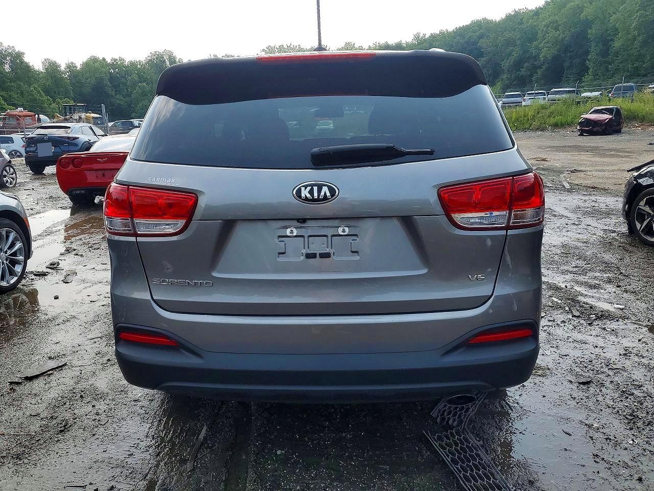 2018 KIA SORENTO LX V6 — Фото 6 из 13