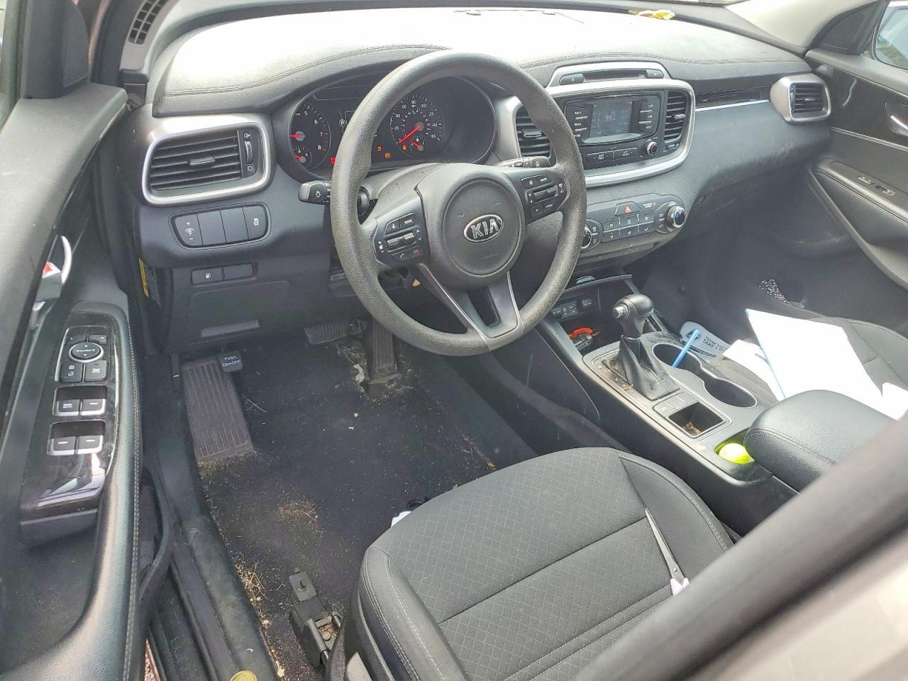 2018 KIA SORENTO LX V6 — Фото 8 из 13