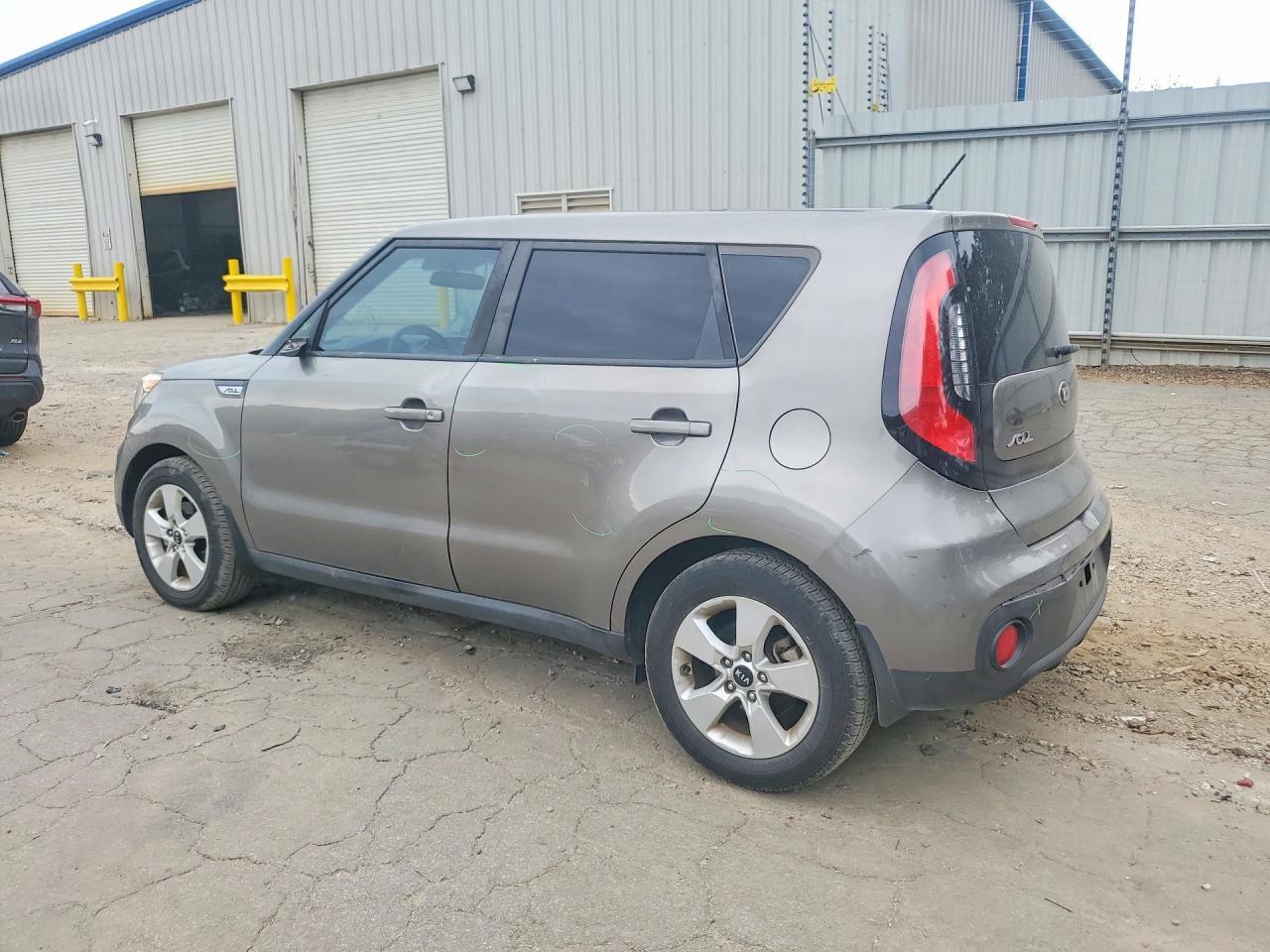 2018 KIA SOUL BASE — Фото 2 из 12