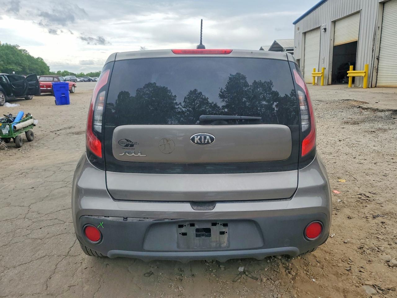 2018 KIA SOUL BASE — Фото 6 из 12