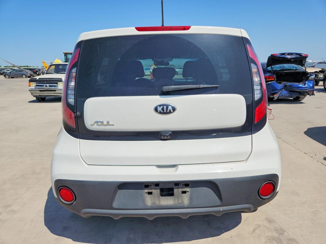 2018 KIA SOUL BASE — Фото 6 из 13
