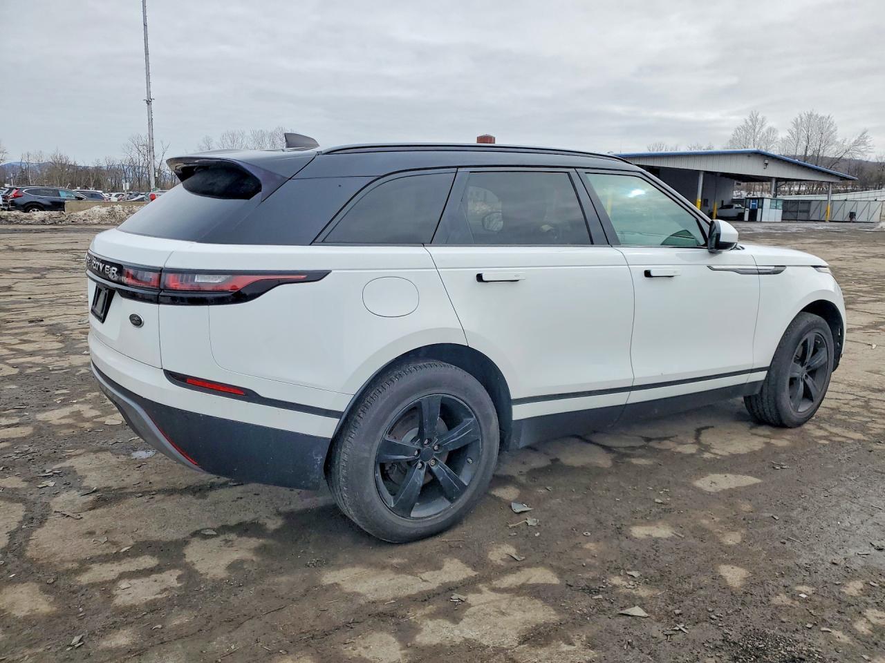 2018 LAND ROVER RANGE ROVER VELAR S — Фото 3 из 13