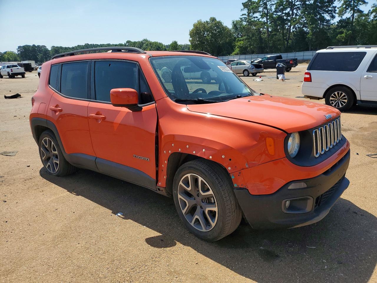 2015 JEEP RENEGADE LATITUDE — Фото 4 из 13