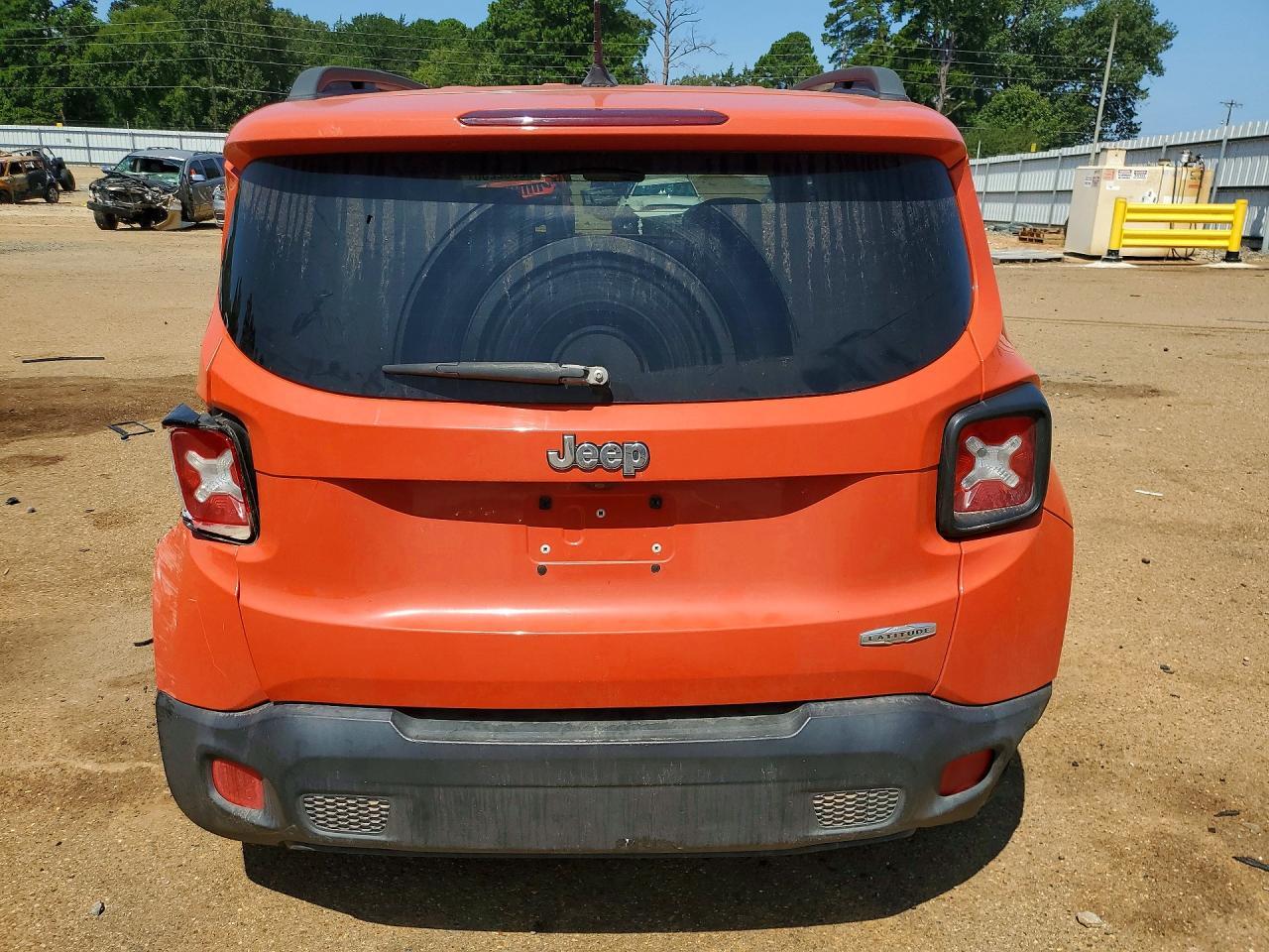 2015 JEEP RENEGADE LATITUDE — Фото 6 из 13