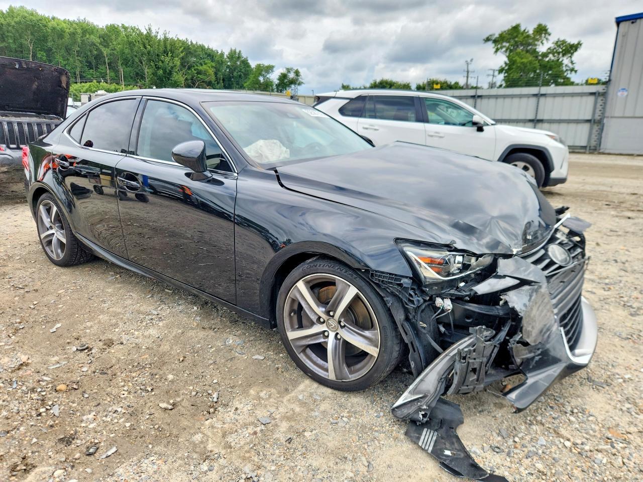 2018 LEXUS IS 300 — Фото 4 из 12
