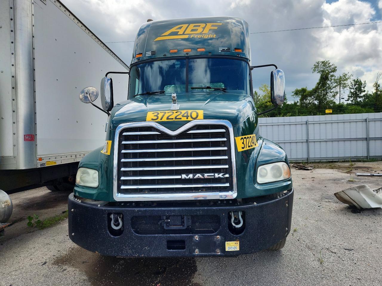 2018 MACK CXU612 SEMI TRUCK — Фото 5 из 13