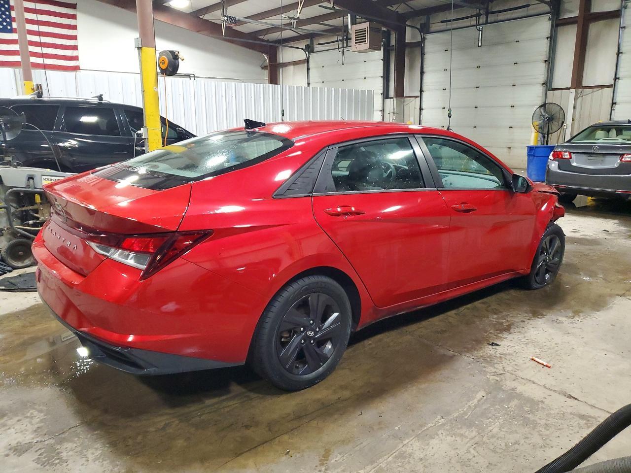 2023 HYUNDAI ELANTRA SEL — Фото 3 из 13
